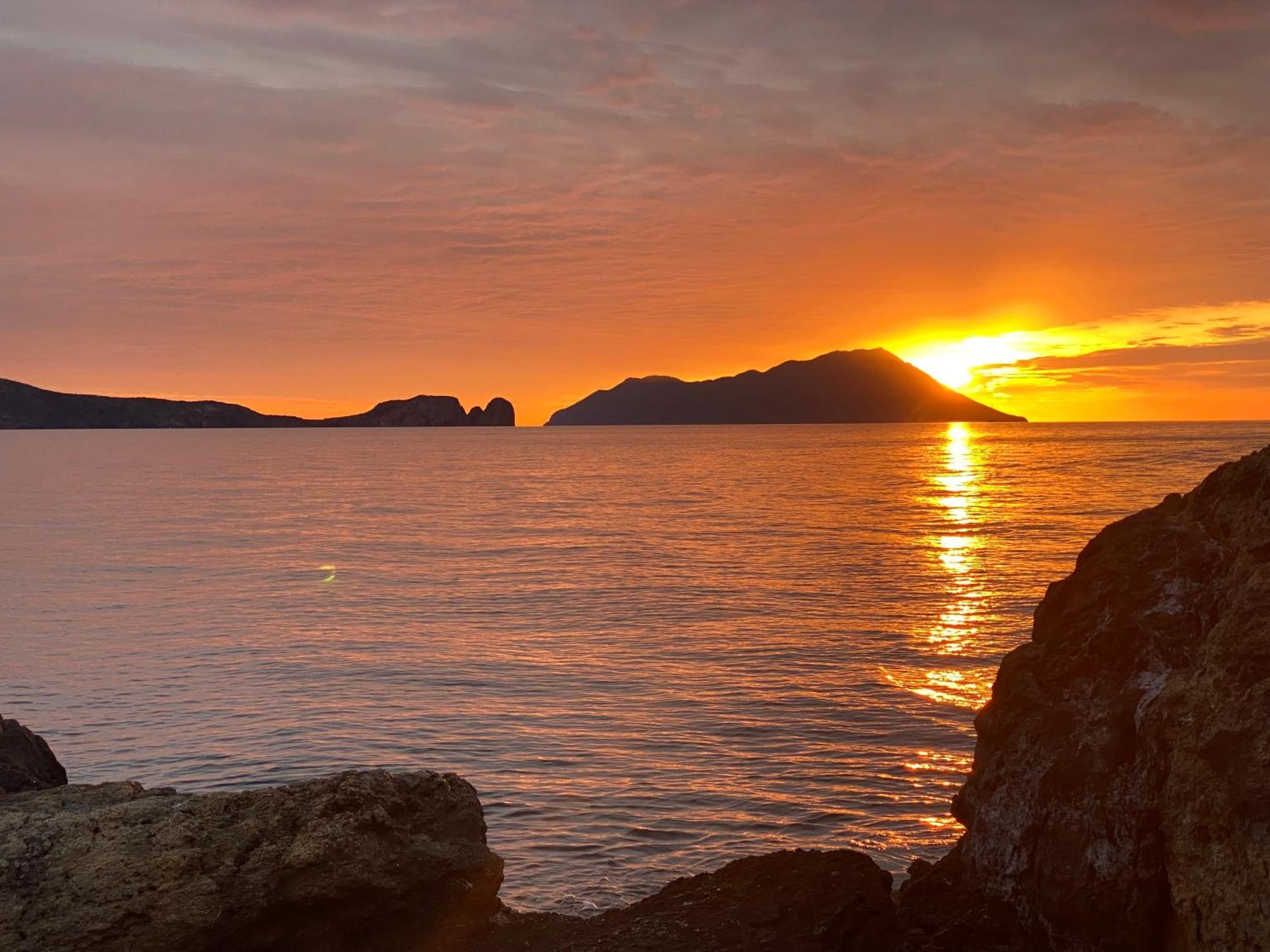 Milos Island -Cavo Paradiso Boutique Ochen House * Πλάκα Μήλου